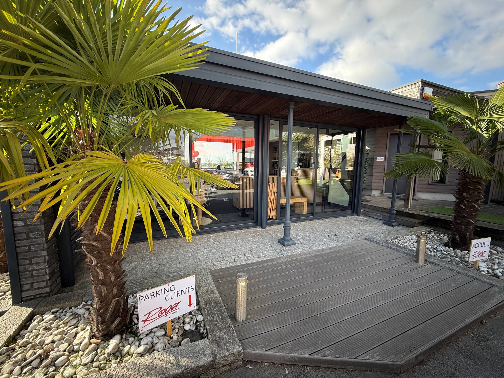 Nous vous accueillons dans nos locaux pour échanger sur vos projets et vous conseiller.