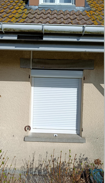 Trouver une entreprise pour m'installer des volets roulants solaires sur Montivilliers