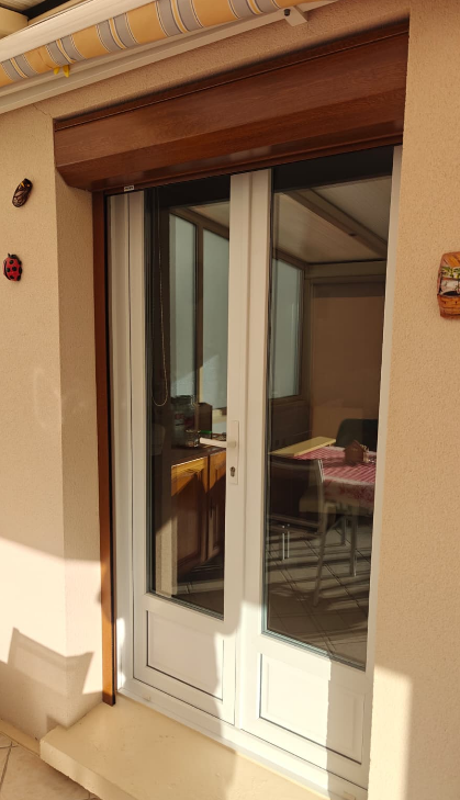 Améliorez votre confort avec des volets roulants solaires aluminium