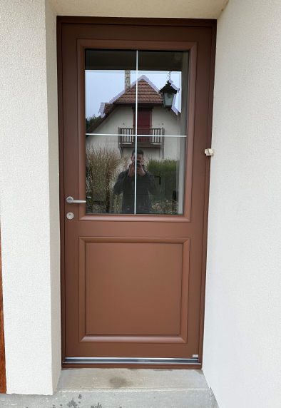 changer sa porte d'entrée par un professionnel près du Havre