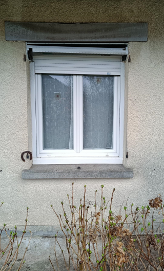 Faire poser un volet roulant solaire par une entreprise près du Havre