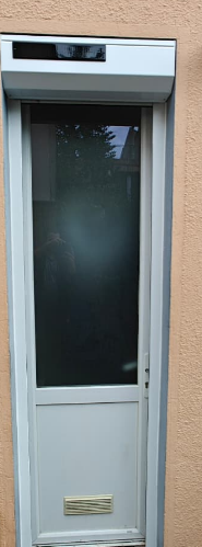 Faire poser des volets roulants solaires sur ma porte fenêtre