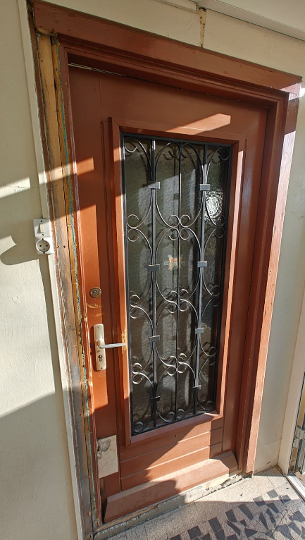 Menuiserie extérieure : pose porte d’entrée PVC Oknoplast au Havre