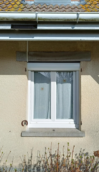 chercher une société pour fourniture et pose de volets roulants solaires