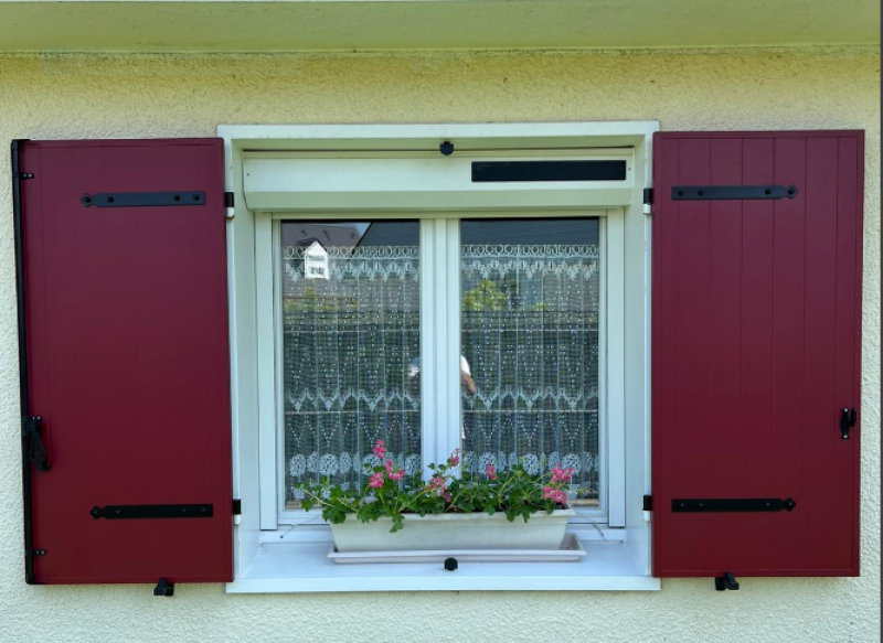 Faire poser des volets battants ral 3004 près d'Epouville