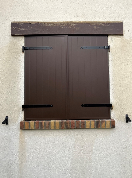 chercher une entreprise sérieuse sur Epouville pour m'installer des volets battants