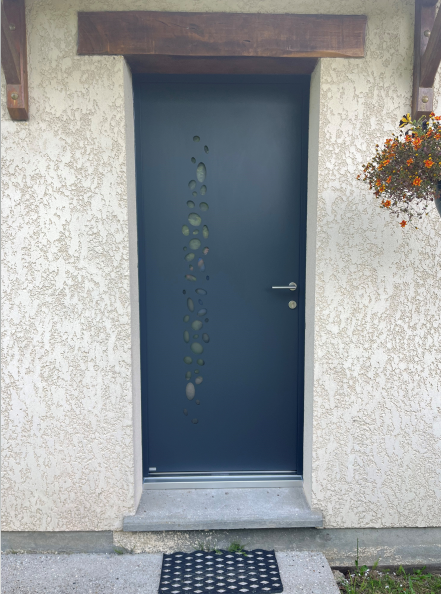 trouver une entreprise qualifiée près de Manéglise pour me changer ma porte d'entrée