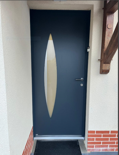 Faire changer sa porte d'entrée en bois par une porte d'entrée en aluminium près de Goderville