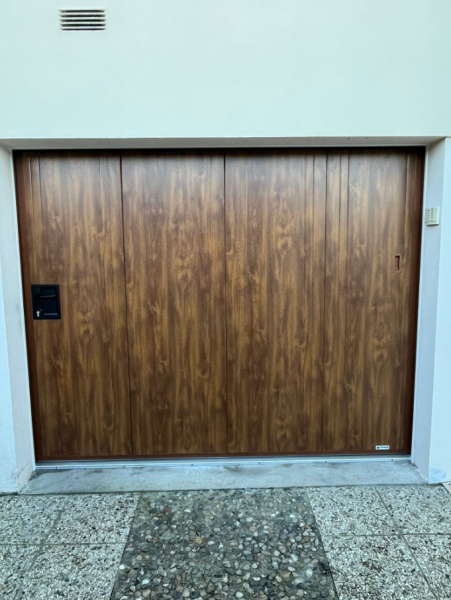 Remplacer sa porte de garage par un professionnel de la fermeture extérieure sur le Havre