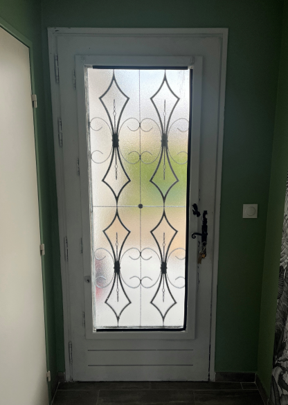 Remplacer sa vieille porte d'entrée près du Havre