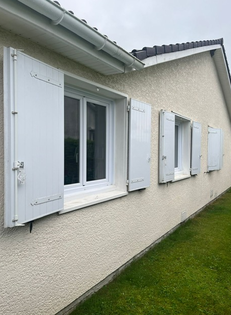 Faire remplacer mes volets battants par des volets roulants sur Manéglise