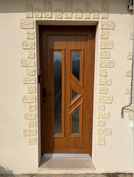 Faire installer une porte en pvc ton bois sur Le Havre