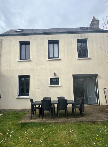 Faire installer des fenêtres en PVC par une entreprise certifiée RGE