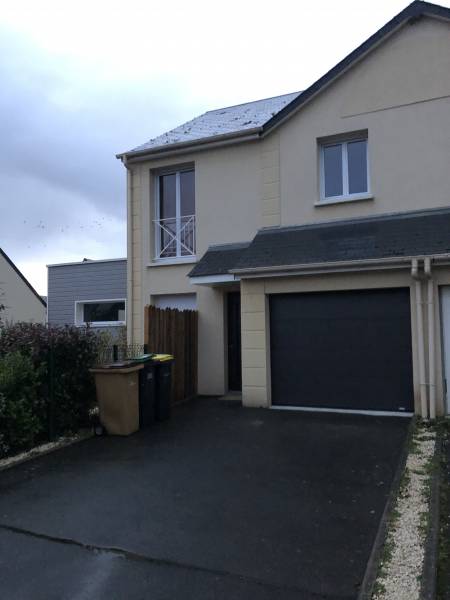 Poser une porte d'entrée en aluminium