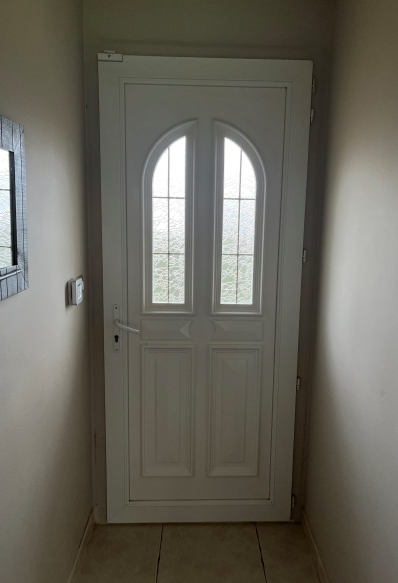 Améliorer la partie thermique de sa maison en changeant sa porte d'entrée