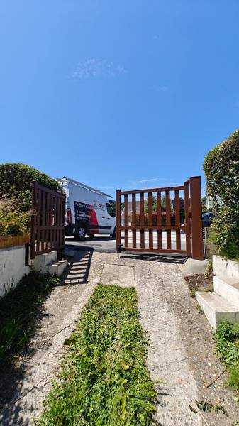 Entreprise spécialisée dans la pose de portails aluminium à Épouville