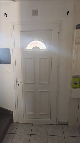 Remplacement d'une porte d'entrée en aluminium à Bretteville-du-Grand-Caux