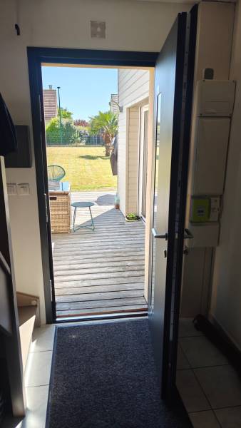 Artisan pour la pose d'une porte d'entrée en aluminium à Bretteville-du-Grand-Caux