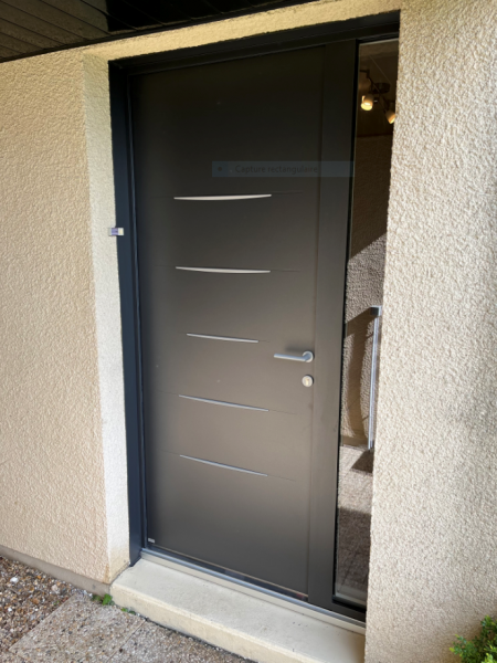 Installer une porte d'entrée sur Fécamp