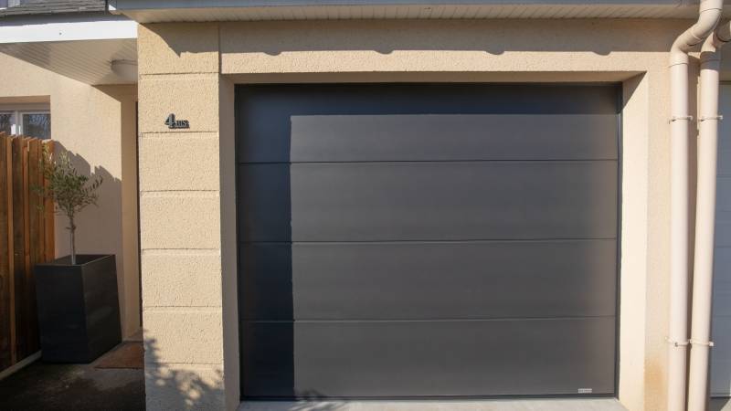 Remplacer sa porte de garage sectionnelle près du Havre